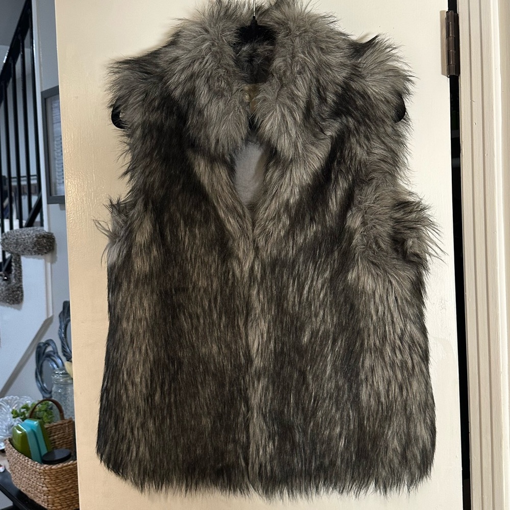 Michael Kors fur vest jacket medium faux furry black gray silver MK lined coat M